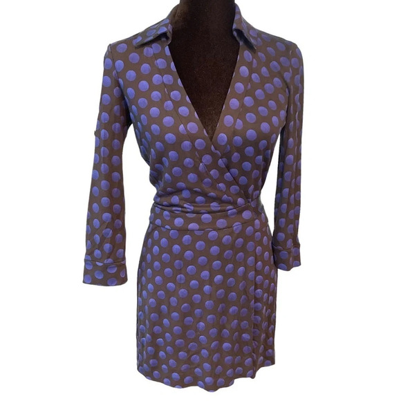 DVF Diane Von Furstenberg Celeste Silk Wrap Romper black/ blue polka dot size 4 - Picture 3 of 7